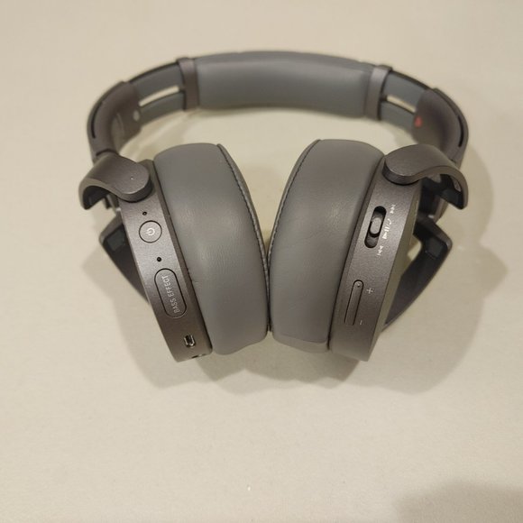 Sony MDR-XB950N1 noise canceling Extra BASS over the ear headphones (Gray) - Picture 3 of 11